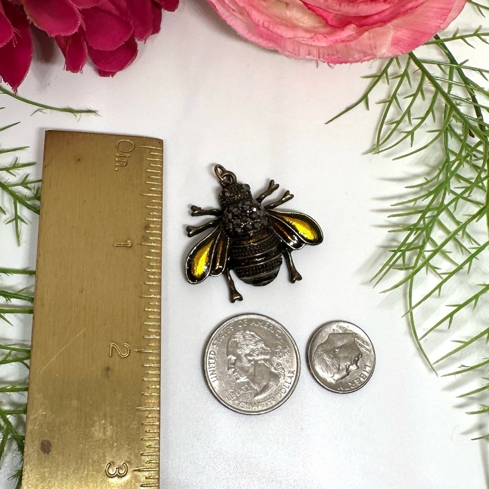 NEW⚜️Honey Bee Crystal Embellished Charm - Picture 5 of 5